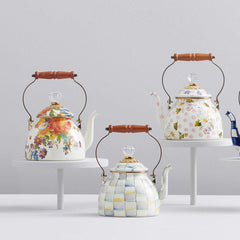 Flower Market White Enamel Tea Kettle by Mackenzie-Childs 1,89L